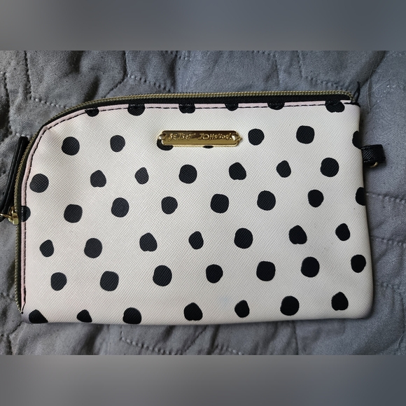 Betsey Johnson Handbags - Used‎ Betsey Johnson make-up bag